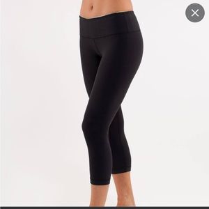 Old lululemon cropped leggings